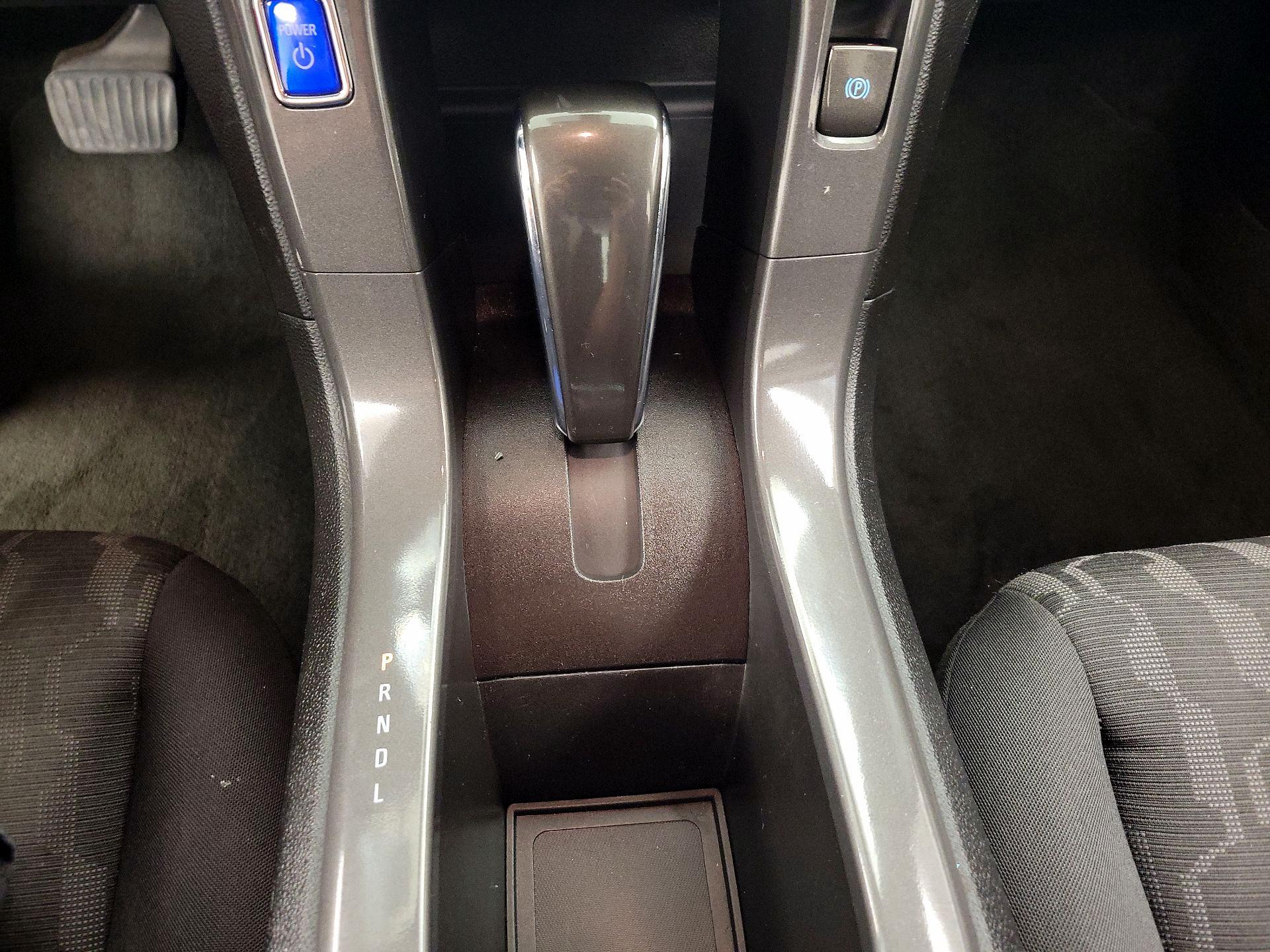 Thumbnail: 2014 Chevrolet Volt - 17