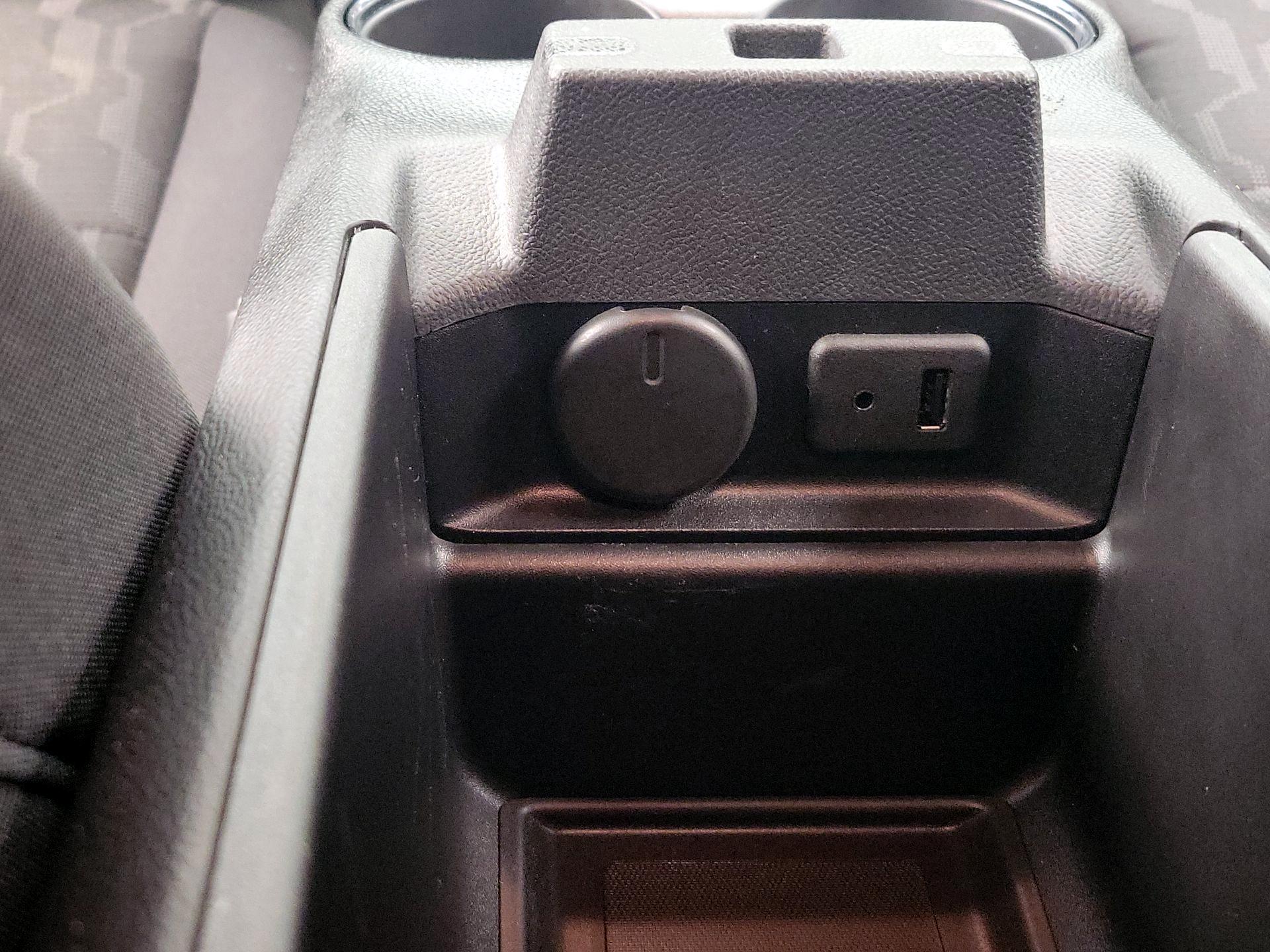 Thumbnail: 2014 Chevrolet Volt - 18