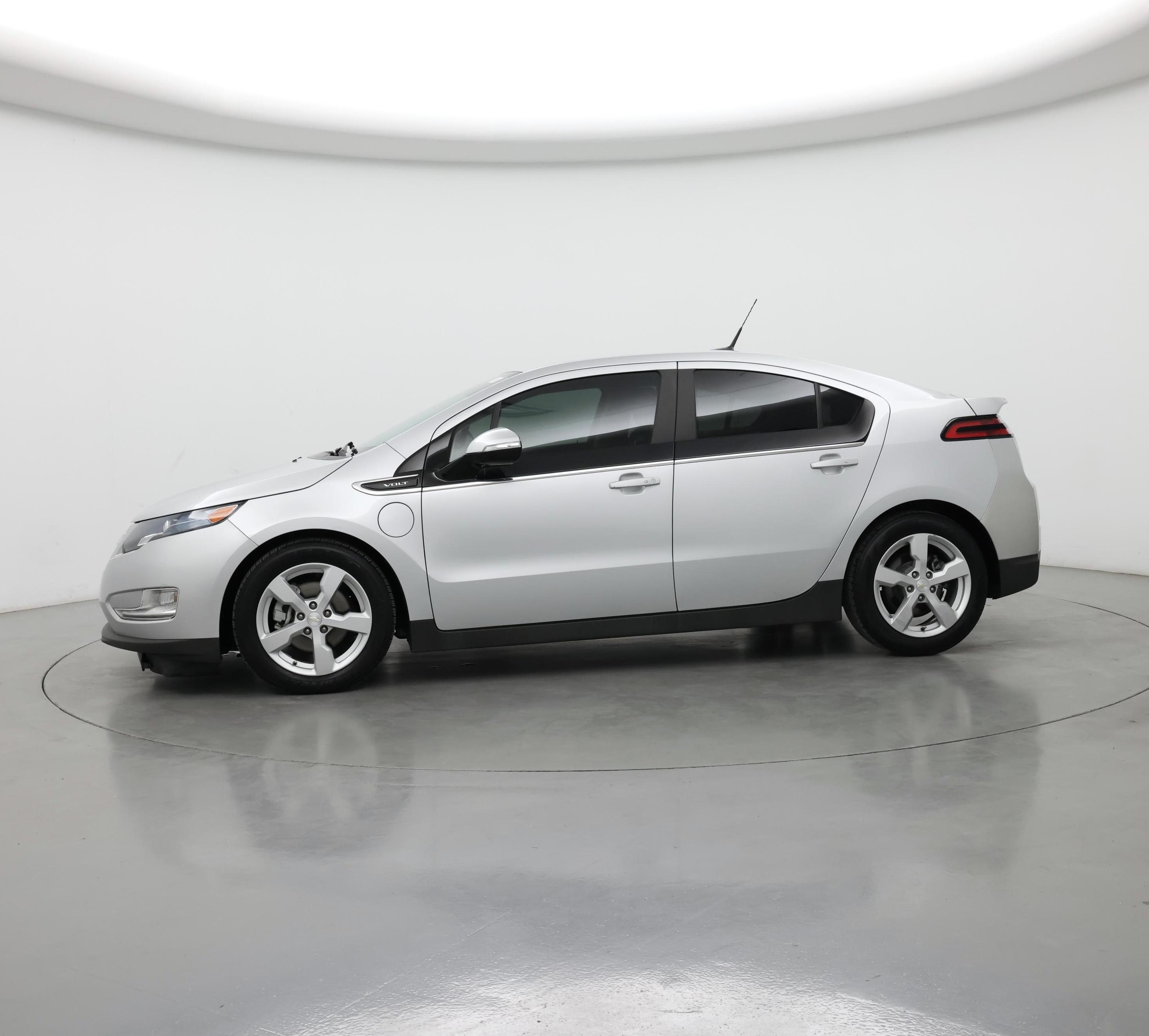 Thumbnail: 2014 Chevrolet Volt - 3