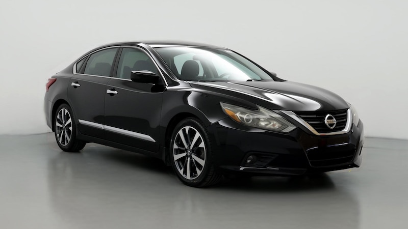 2017 Nissan Altima SR Hero Image