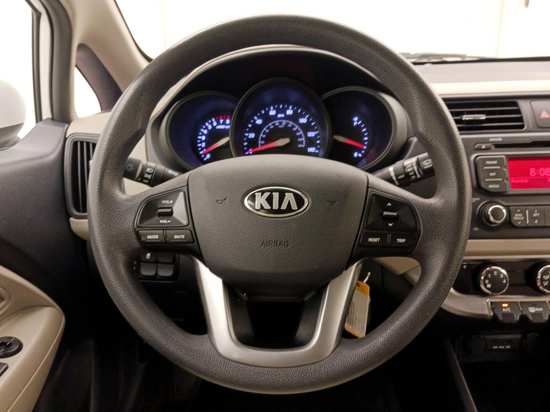 Thumbnail: 2013 Kia Rio - 10