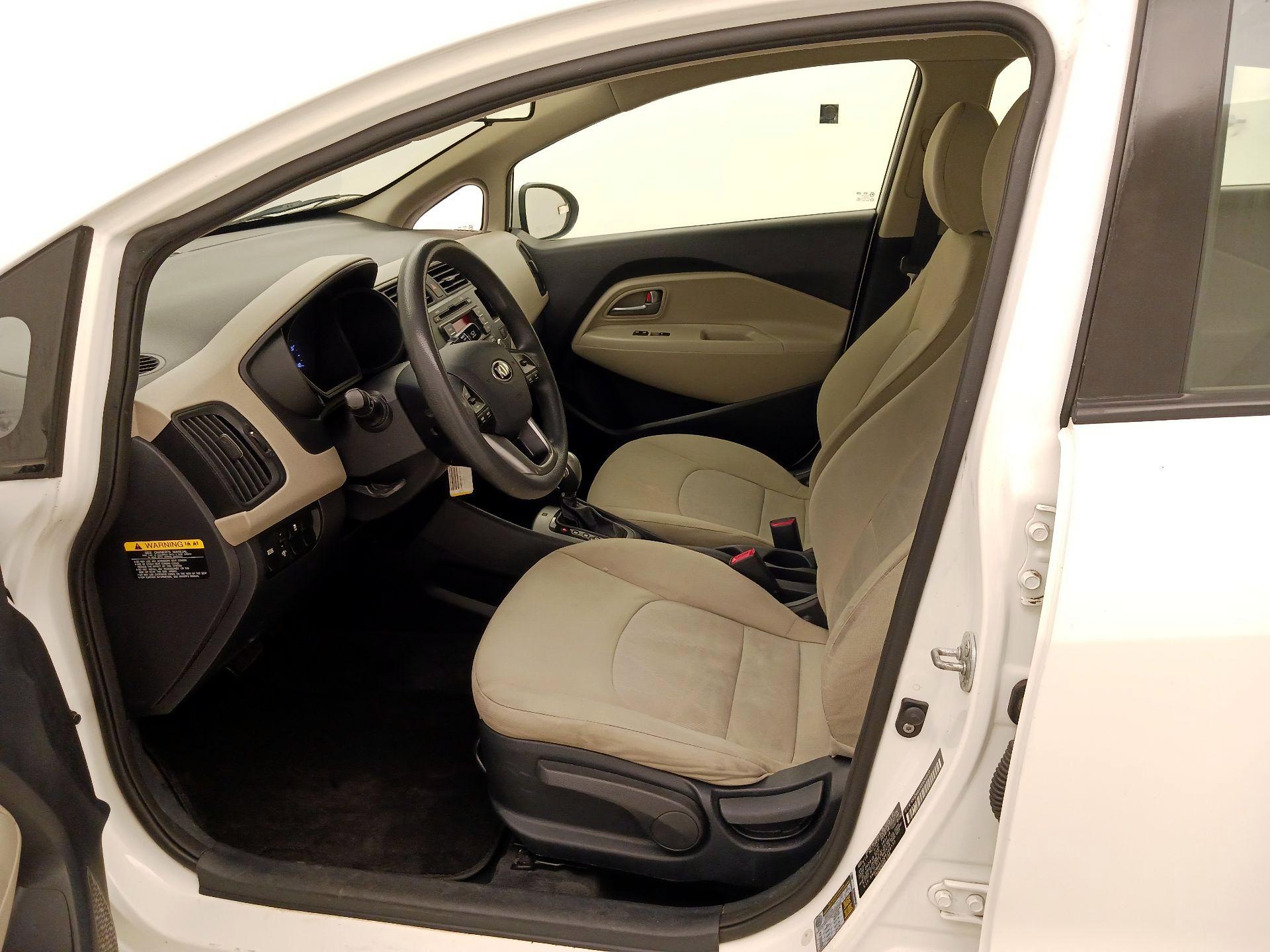 Thumbnail: 2013 Kia Rio - 11