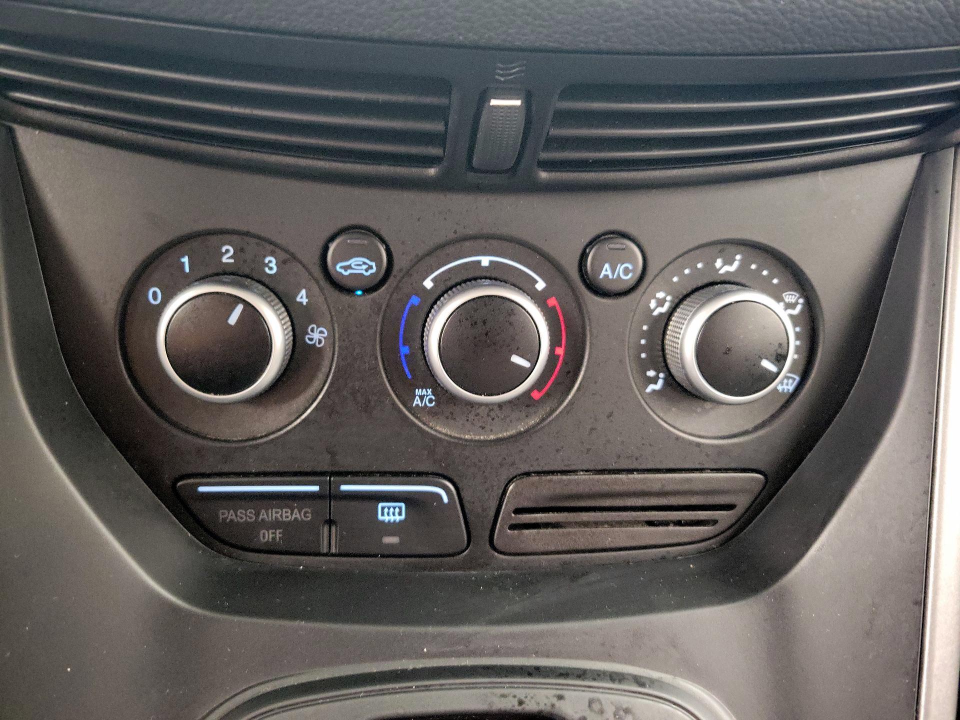 Thumbnail: 2014 Ford Escape - 16