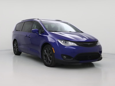 2019 Chrysler Pacifica  -
                  Lithia Springs, GA