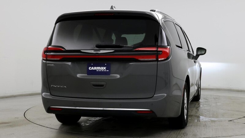 2022 Chrysler Pacifica Touring L 2