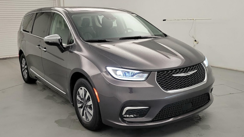 2023 Chrysler Pacifica Hybrid Limited Hero Image