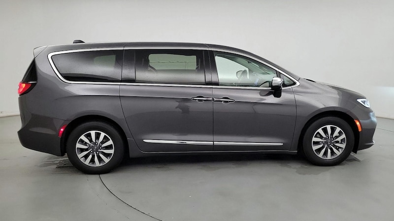 2023 Chrysler Pacifica Hybrid Limited 4