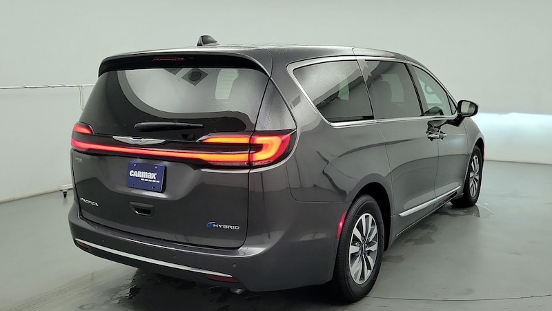 2023 Chrysler Pacifica Hybrid Limited 5