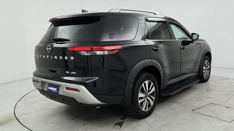 2022 Nissan Pathfinder SL 5