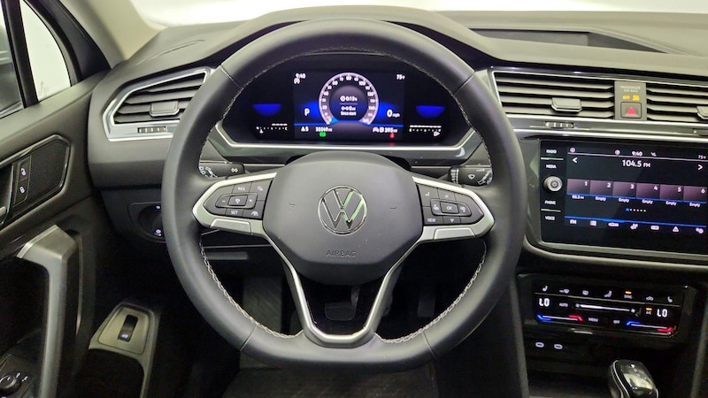 2022 Volkswagen Tiguan SE 10