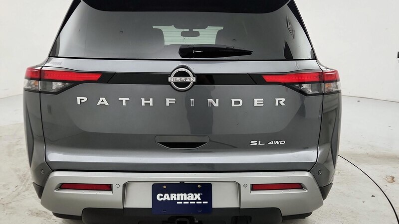 2022 Nissan Pathfinder SL 6