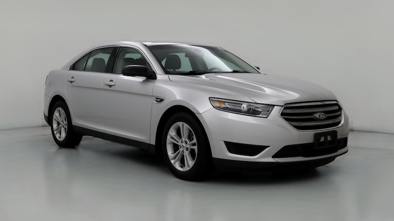 2017 Ford Taurus SE Hero Image