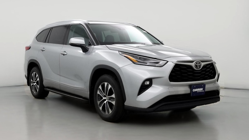 2021 Toyota Highlander XLE Hero Image