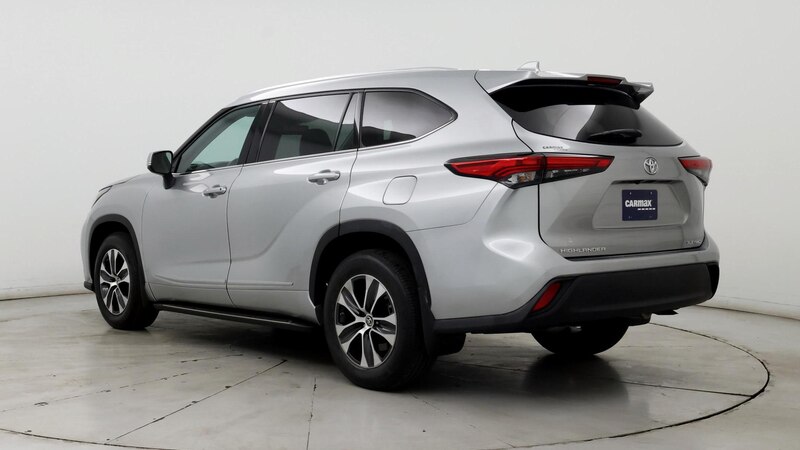 2021 Toyota Highlander XLE 2