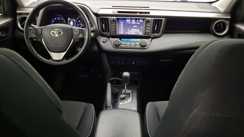 2018 Toyota RAV4 XLE 9