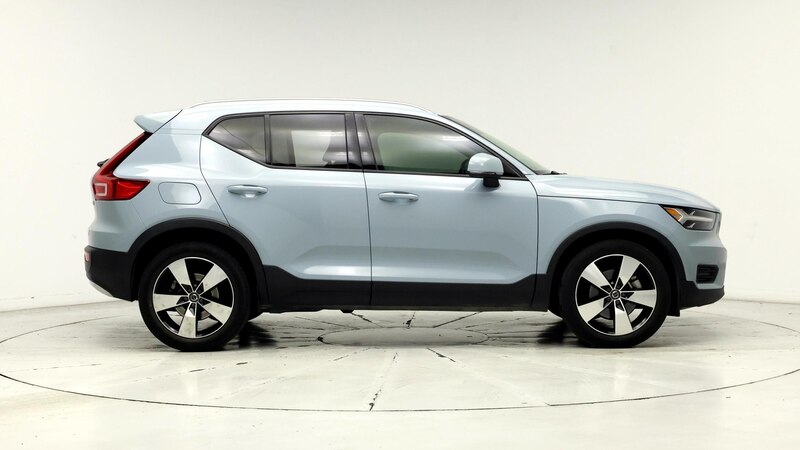 2019 Volvo XC40 T4 Momentum 7