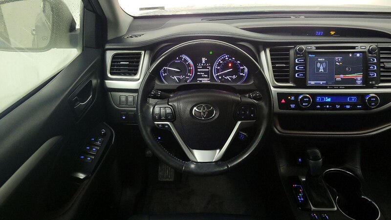 2016 Toyota Highlander XLE 10