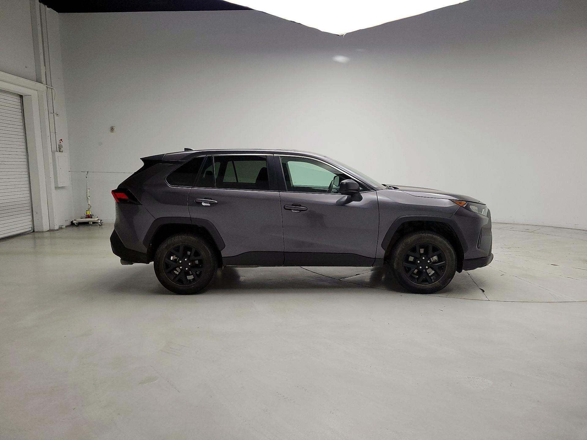 Thumbnail: 2022 Toyota RAV4 - 4