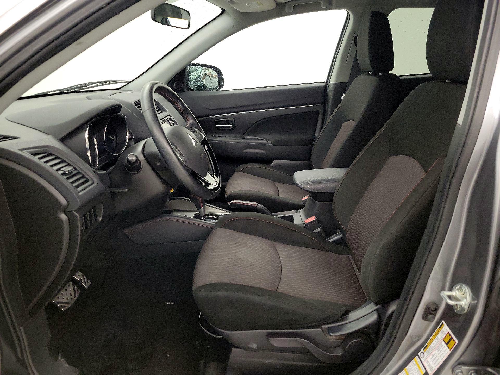 Thumbnail: 2018 Mitsubishi Outlander Sport - 11