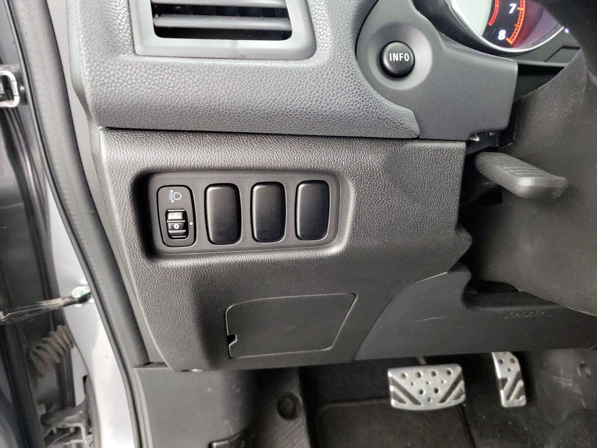 Thumbnail: 2018 Mitsubishi Outlander Sport - 13