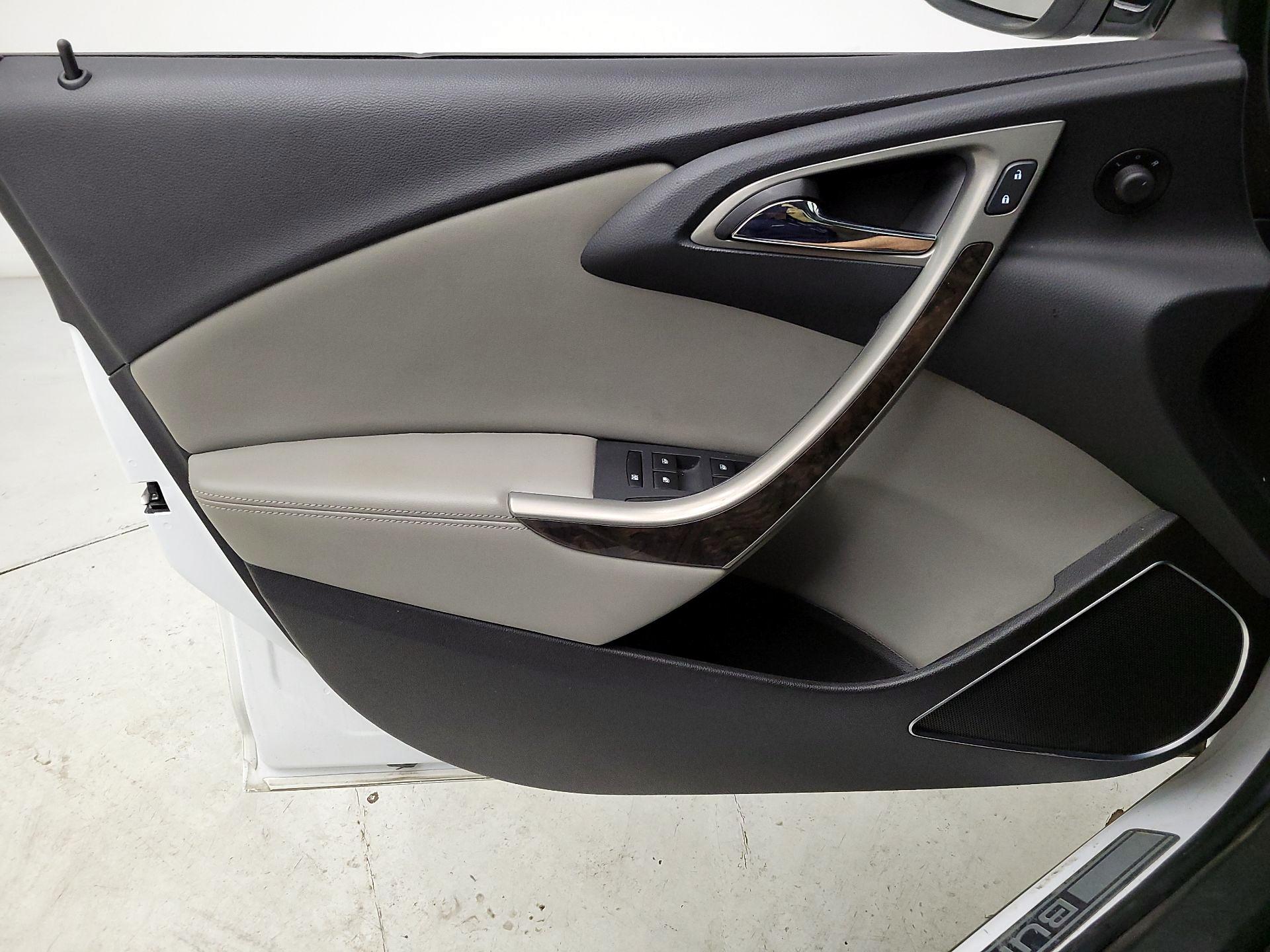 Thumbnail: 2016 Buick Verano - 12
