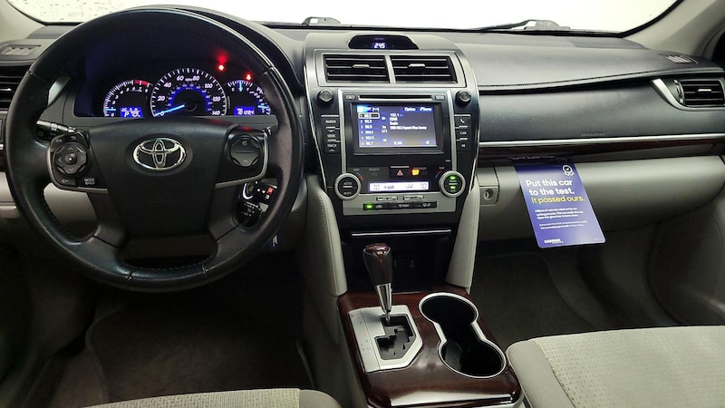 2014 Toyota Camry XLE 9