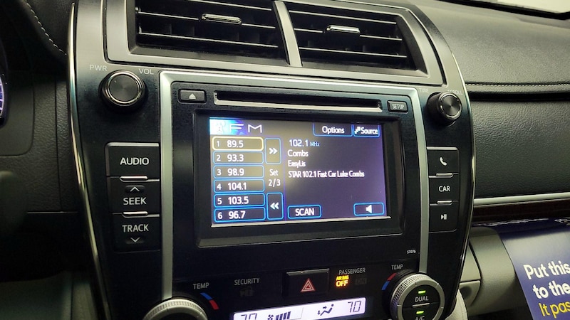 2014 Toyota Camry XLE 14