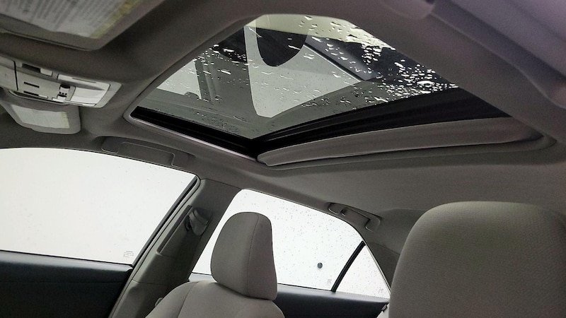 2014 Toyota Camry XLE 18
