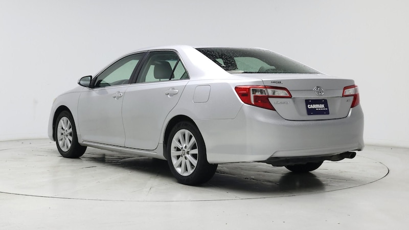 2014 Toyota Camry XLE 2