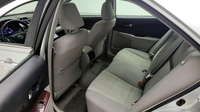 2014 Toyota Camry XLE 19