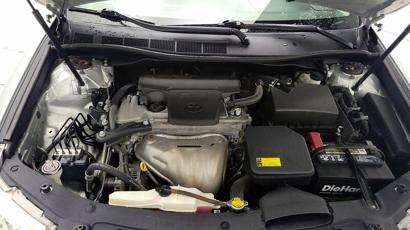 2014 Toyota Camry XLE 21