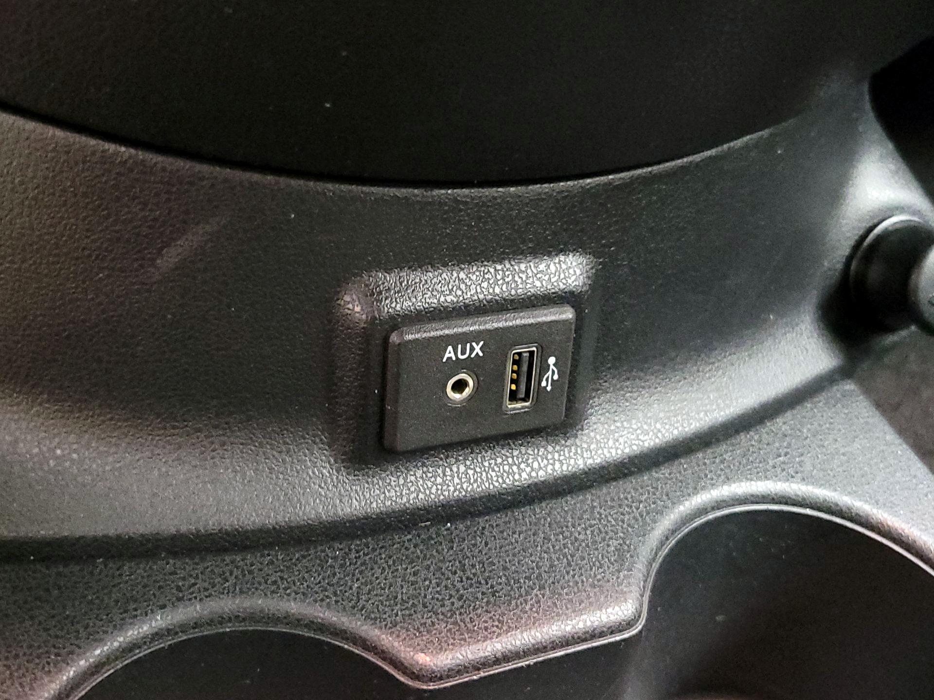 Thumbnail: 2019 Nissan Versa Note - 18