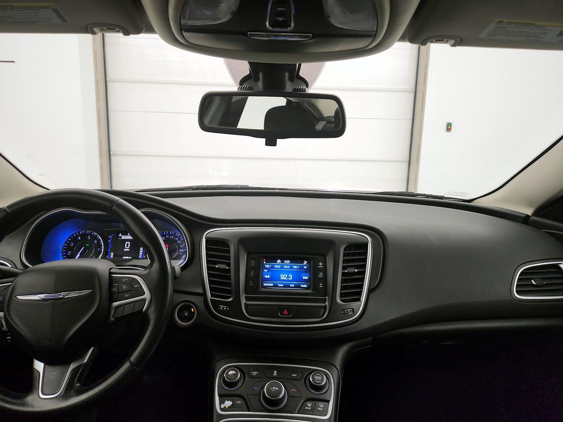 Thumbnail: 2015 Chrysler 200 - 9