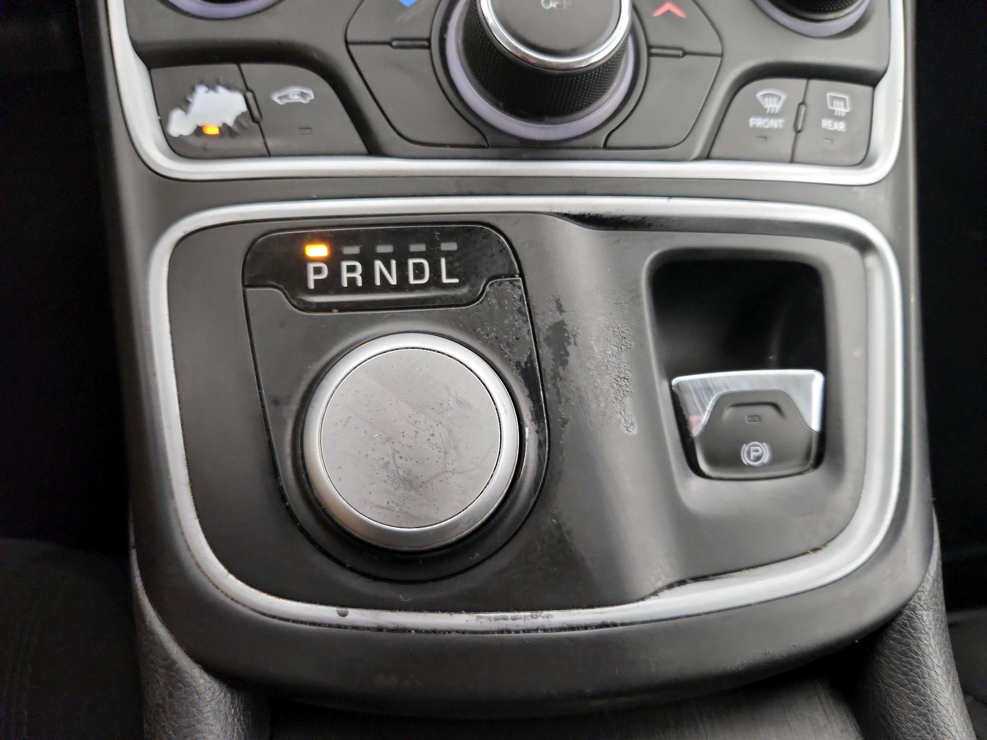 Thumbnail: 2015 Chrysler 200 - 17