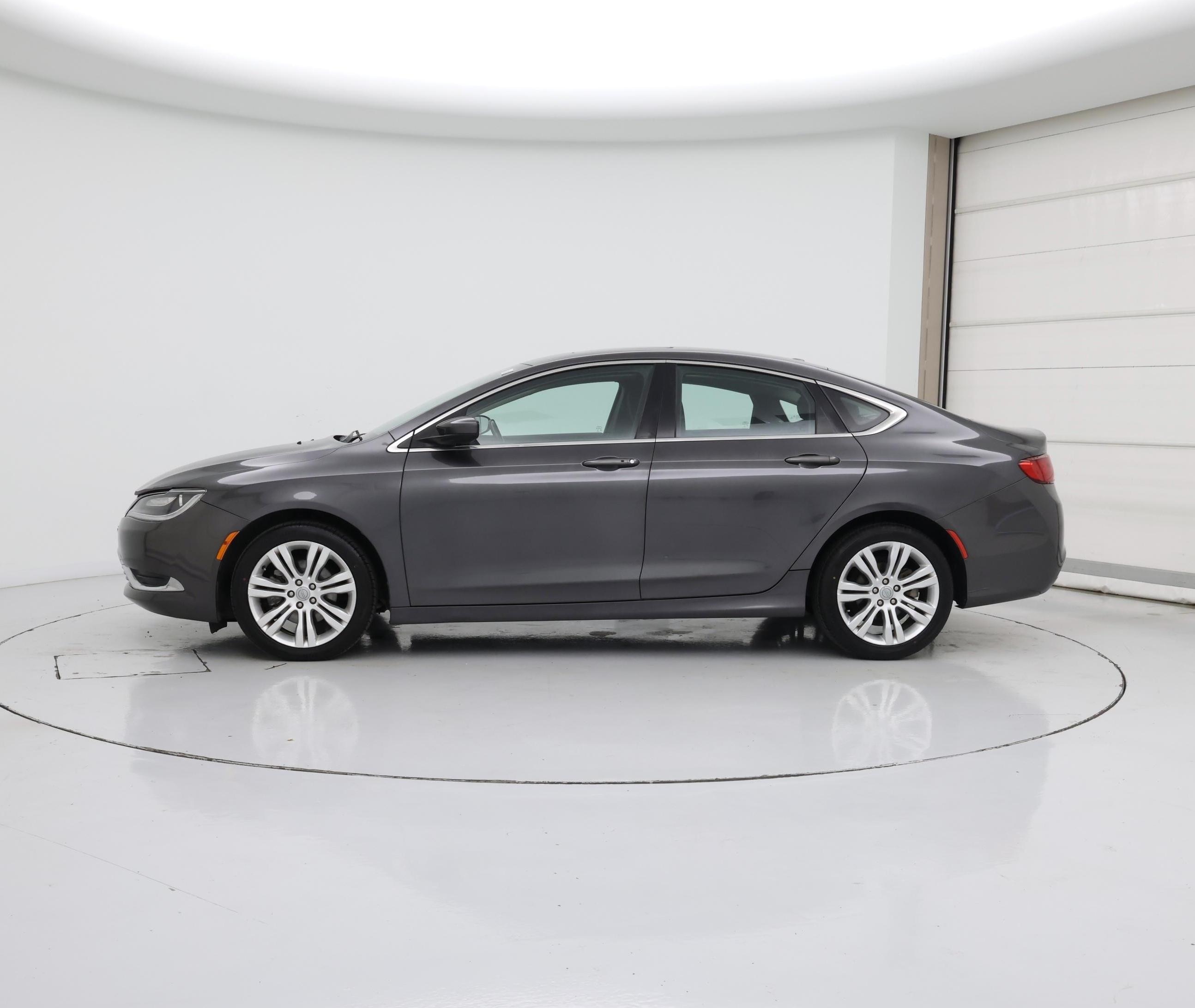 Thumbnail: 2015 Chrysler 200 - 3