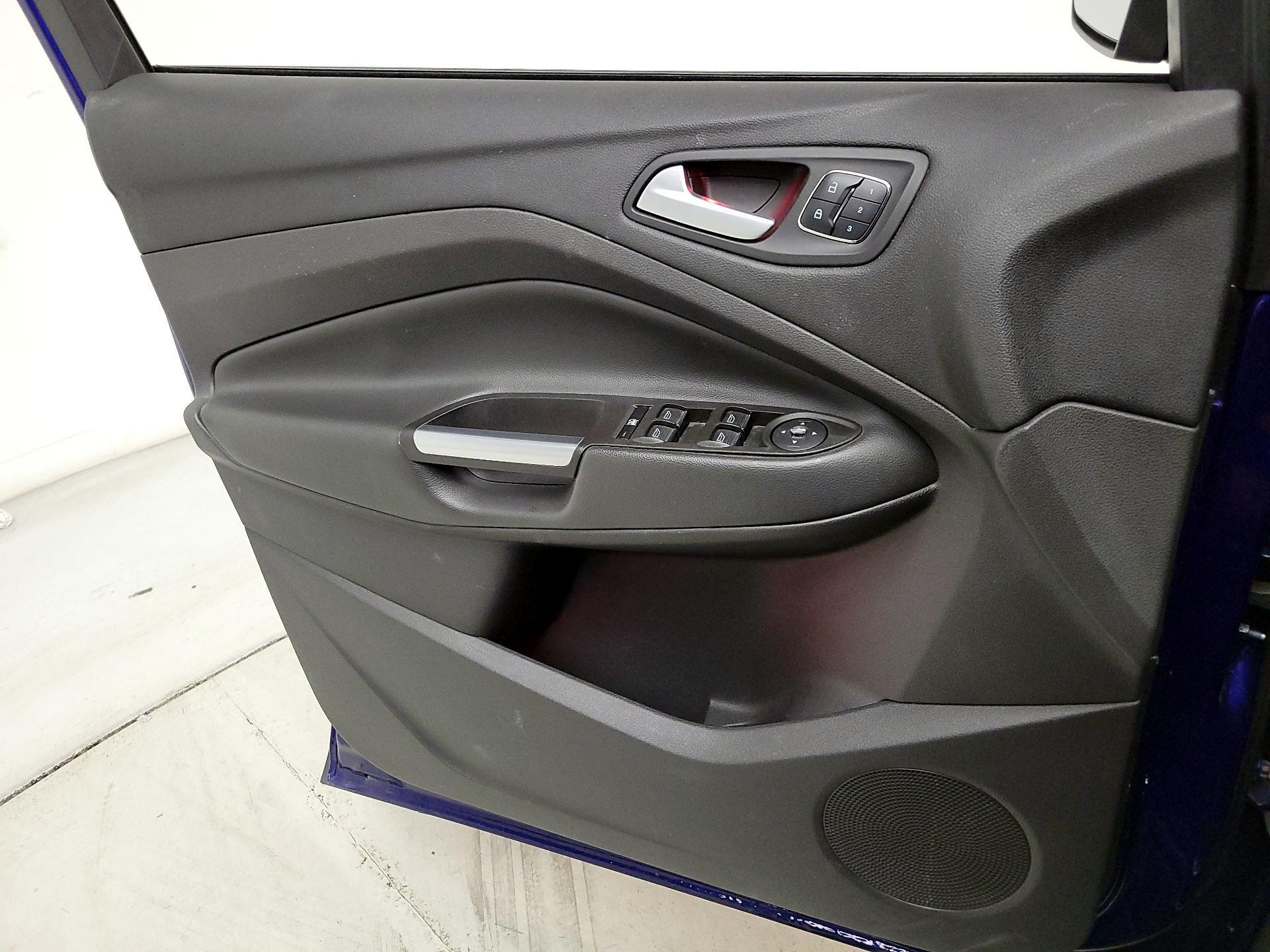 Thumbnail: 2015 Ford Escape - 12