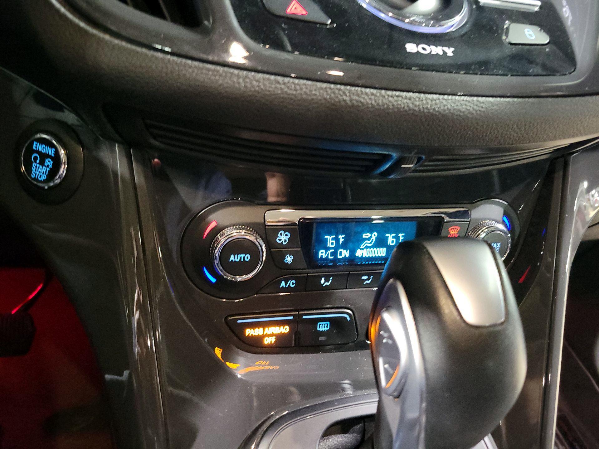 Thumbnail: 2015 Ford Escape - 16