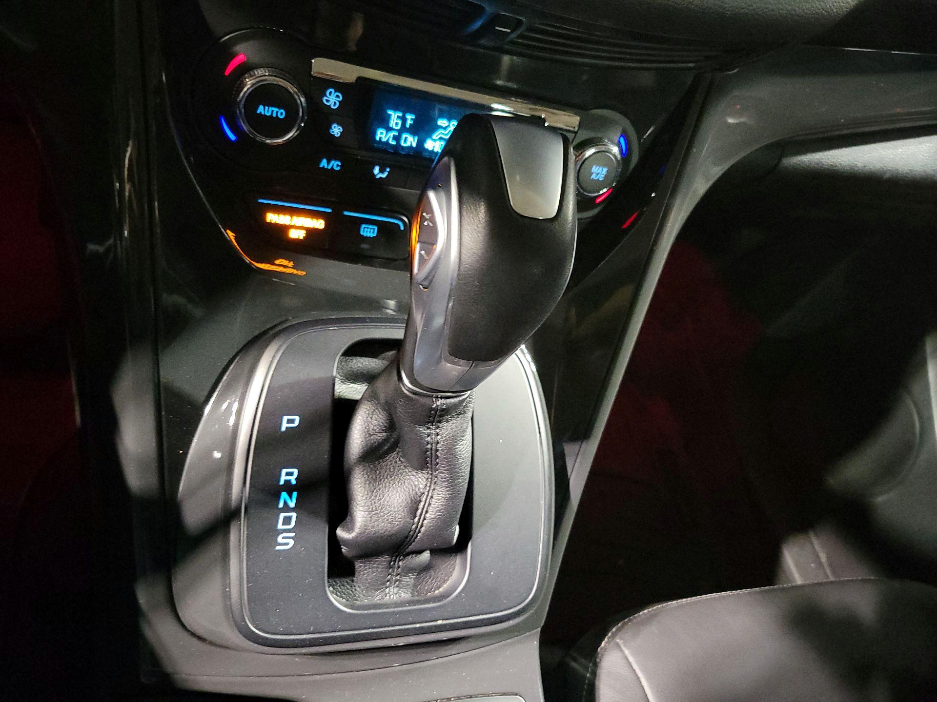 Thumbnail: 2015 Ford Escape - 17
