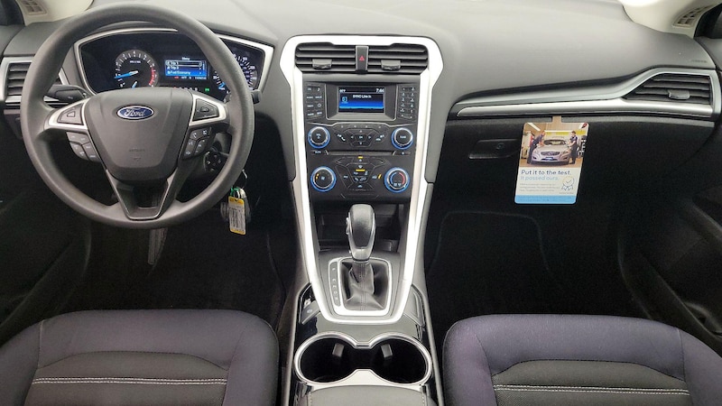 2015 Ford Fusion SE 9