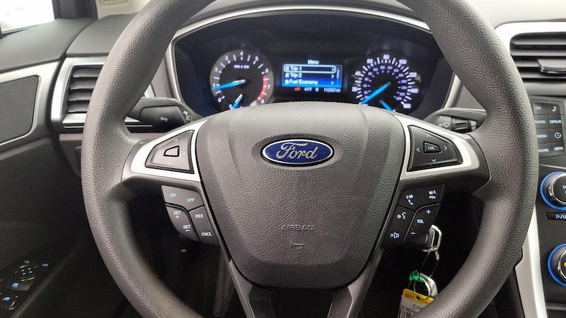 2015 Ford Fusion SE 10