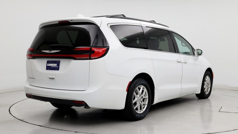 2022 Chrysler Pacifica Touring L 8