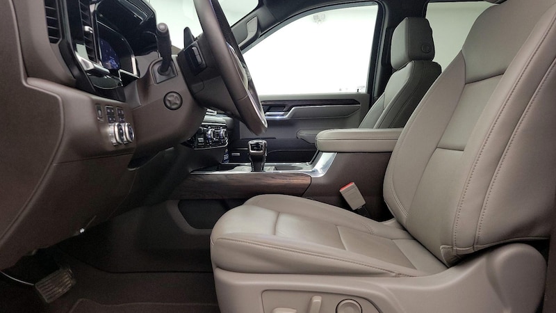 2024 GMC Sierra 1500 SLT 11