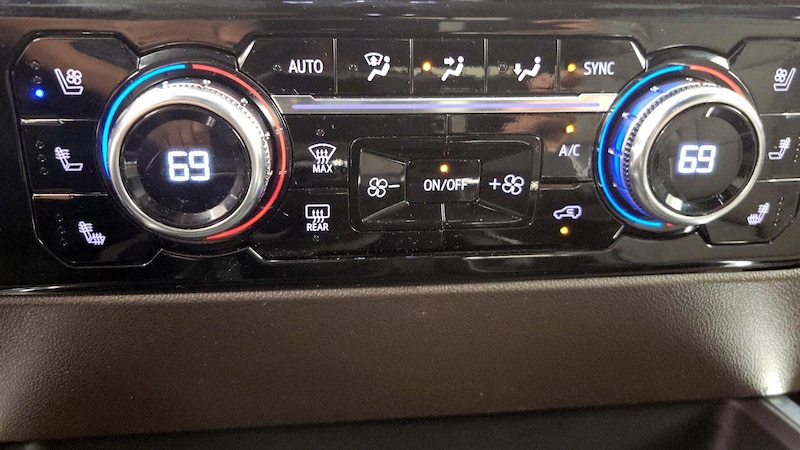 2024 GMC Sierra 1500 SLT 16