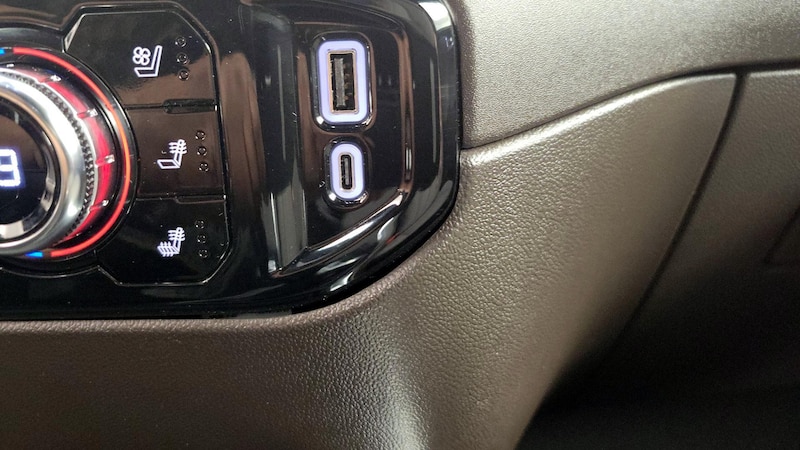 2024 GMC Sierra 1500 SLT 18