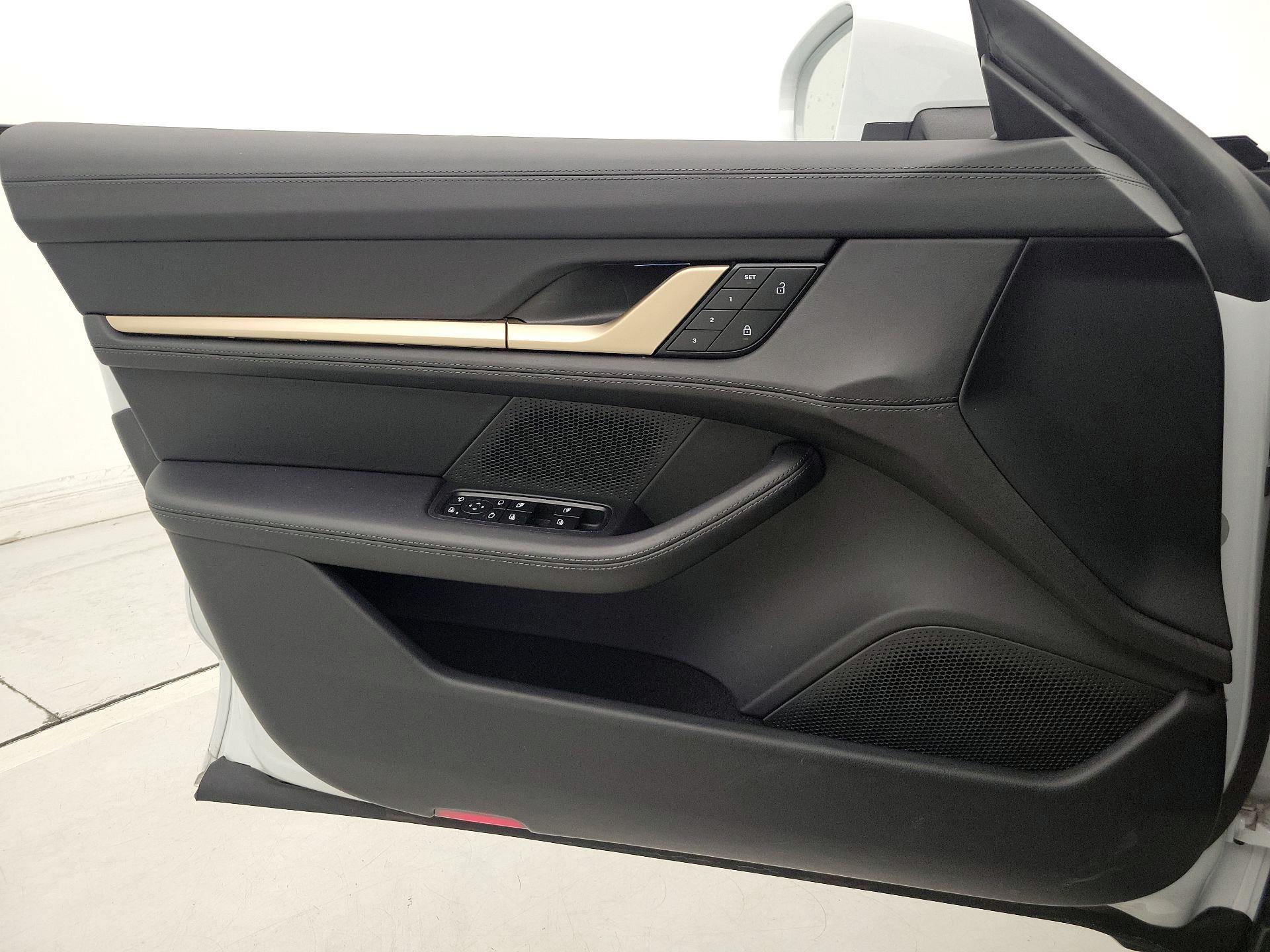 Thumbnail: 2023 Porsche Taycan - 12