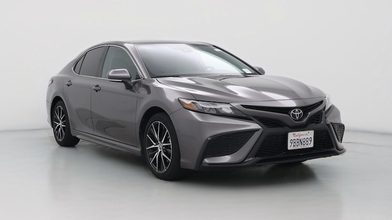 2022 Toyota Camry SE Hero Image