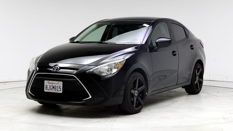 2019 Toyota Yaris L 4