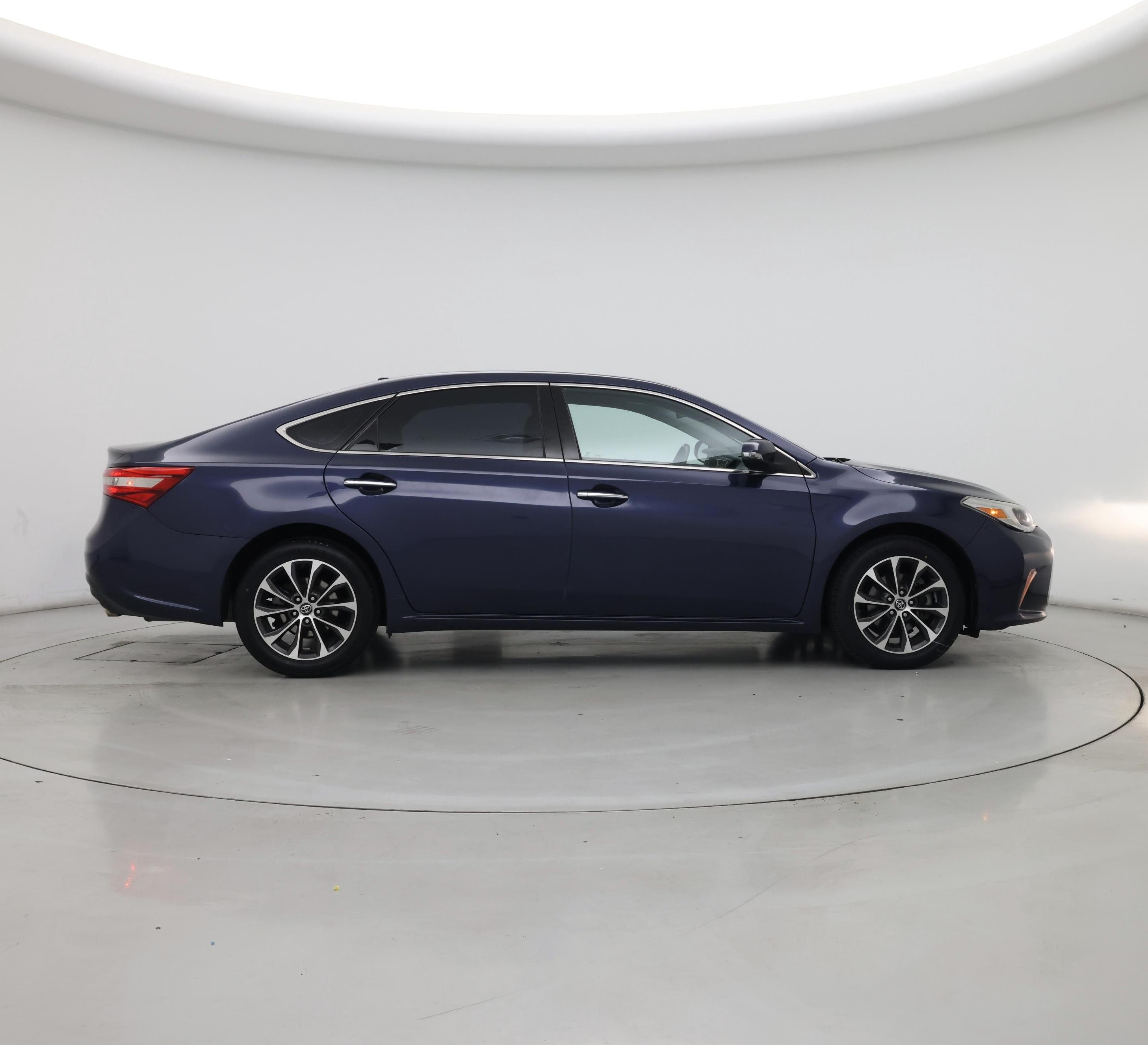 Thumbnail: 2018 Toyota Avalon - 7