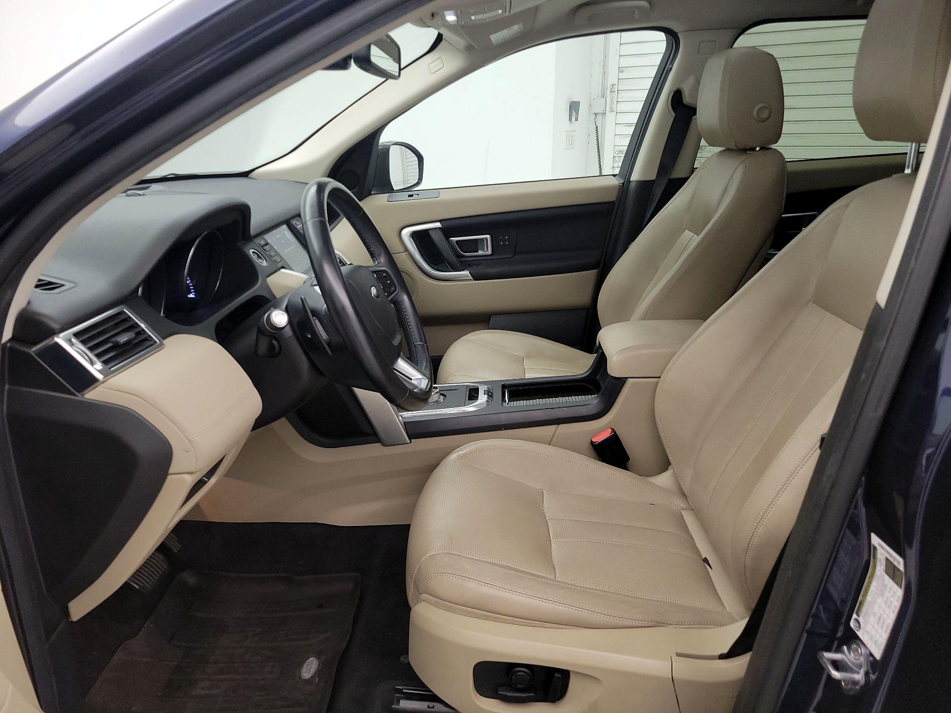 Thumbnail: 2016 Land Rover Discovery Sport - 11