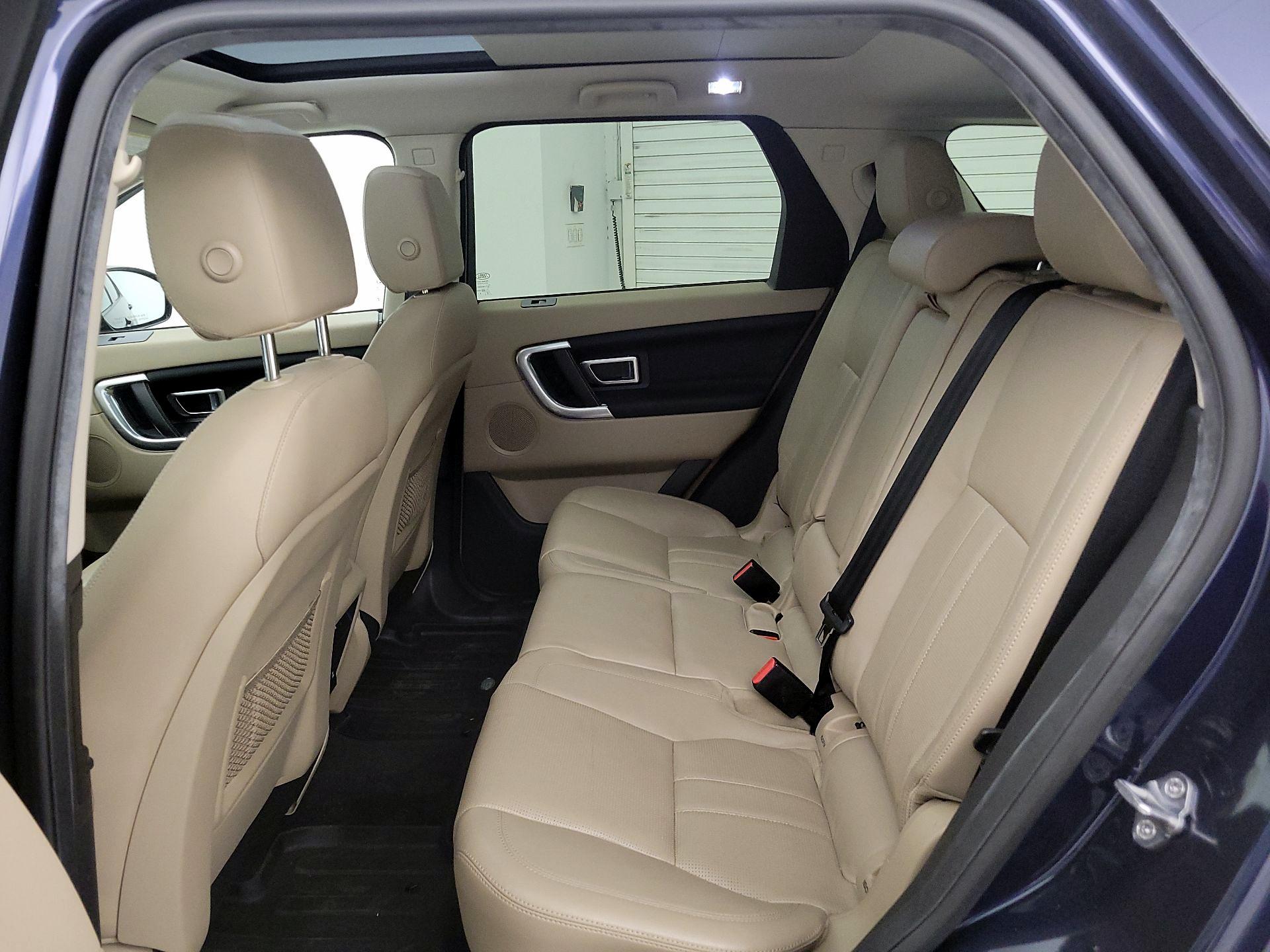 Thumbnail: 2016 Land Rover Discovery Sport - 20